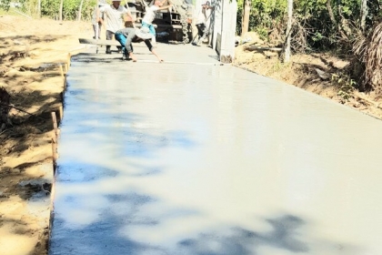 Công ty Cổ phần Đầu tư Vinadco tài trợ đường bê tông tại xã Hòa Ninh, huyện Hòa Vang, TP Đà Nẵng